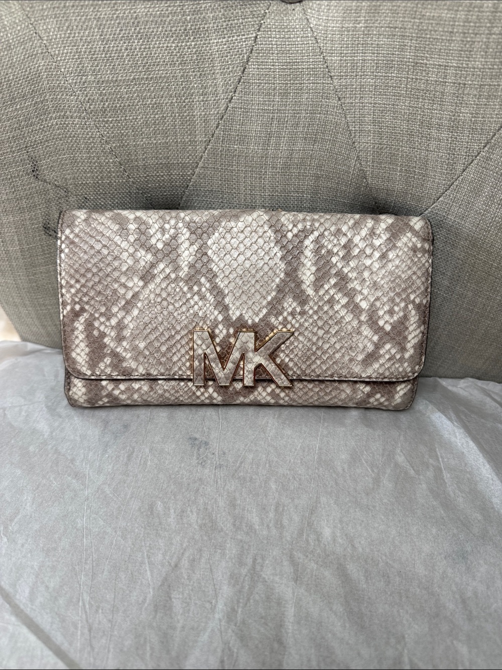 Michael Kors Beige Snake-Print Shoulder Tote with Matching Wallet - Picture 6 of 10
